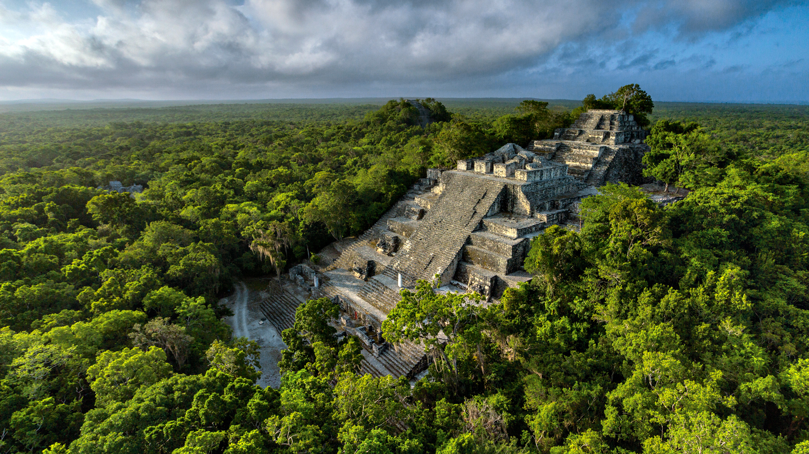 Eine Maya-Pyramide der prähistorischen Stadt Calakmul